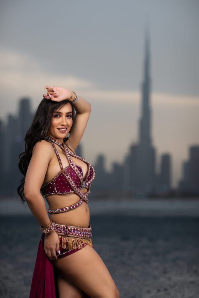 JS - Brazilian Belly Dancer (8)